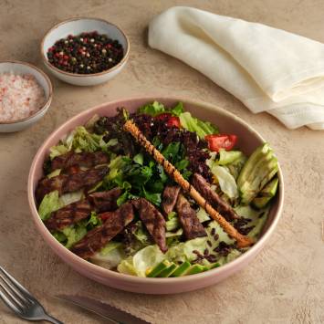 Beef Avokadolu Salata